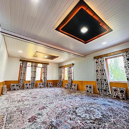 Sheen Homestay Gulmarg Exteriör bild
