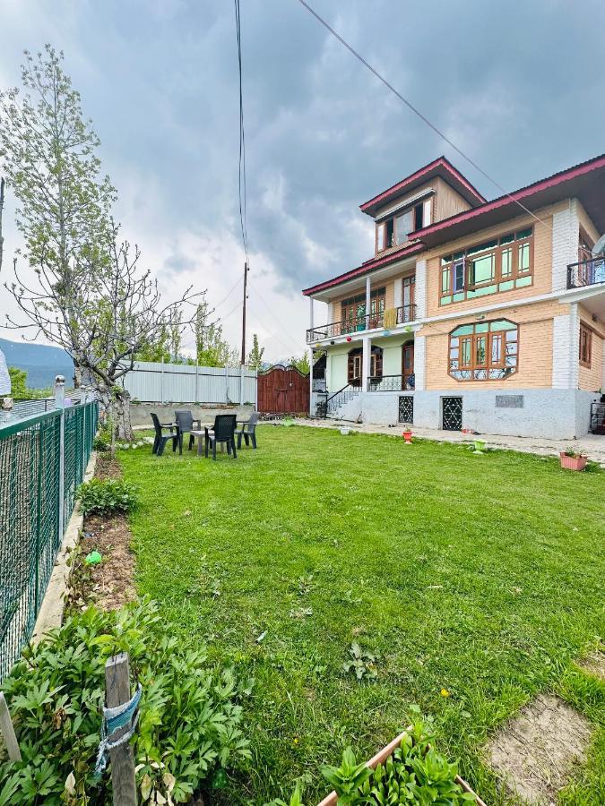 Sheen Homestay Gulmarg Exteriör bild
