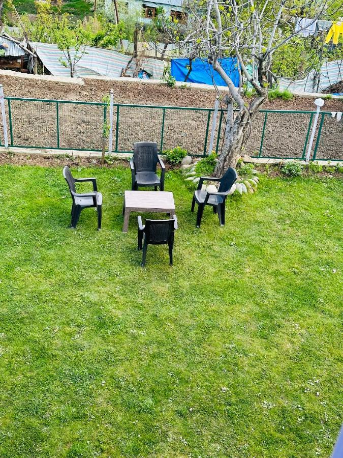 Sheen Homestay Gulmarg Exteriör bild