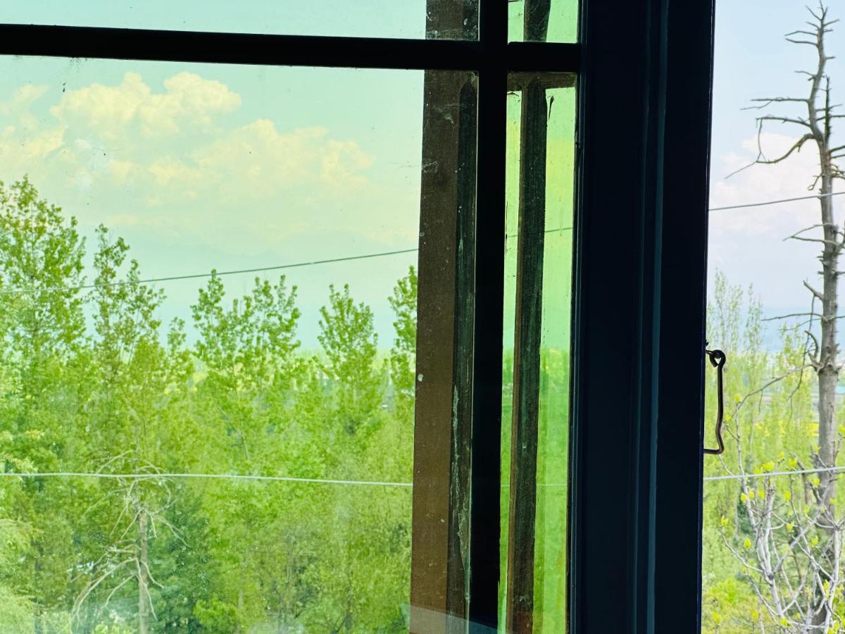 Sheen Homestay Gulmarg Exteriör bild