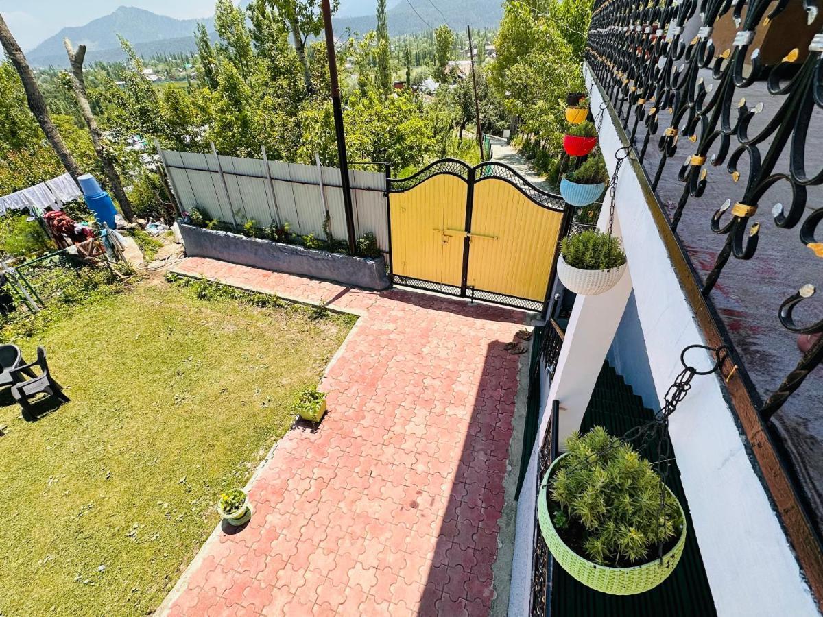 Sheen Homestay Gulmarg Exteriör bild