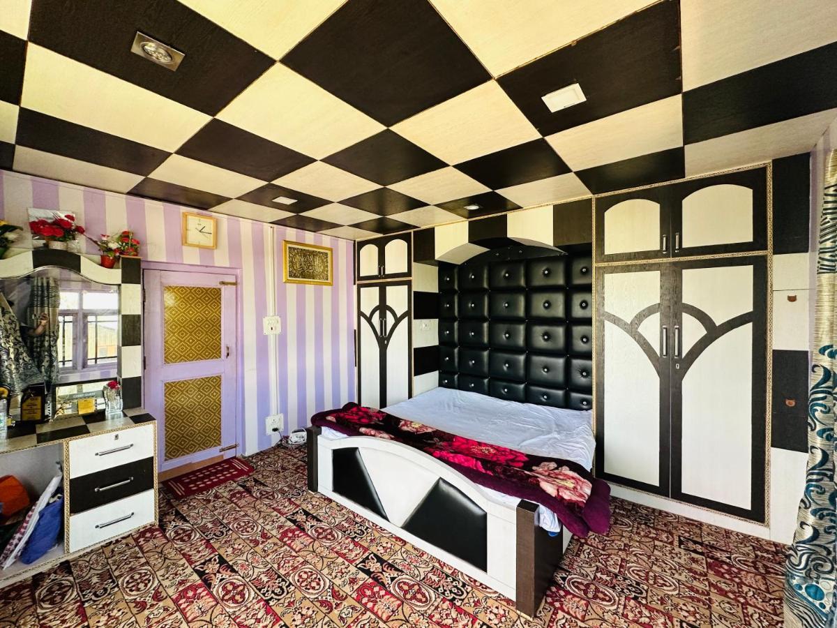 Sheen Homestay Gulmarg Exteriör bild