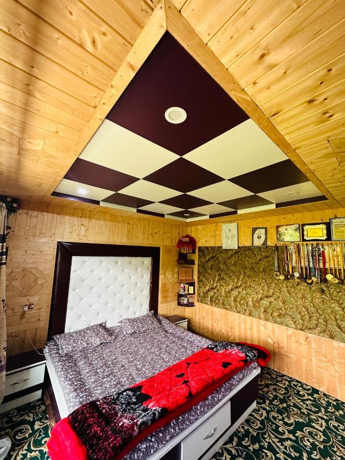 Sheen Homestay Gulmarg Exteriör bild