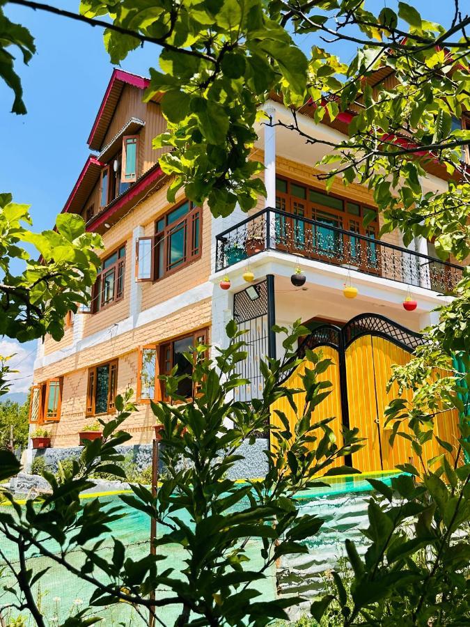 Sheen Homestay Gulmarg Exteriör bild