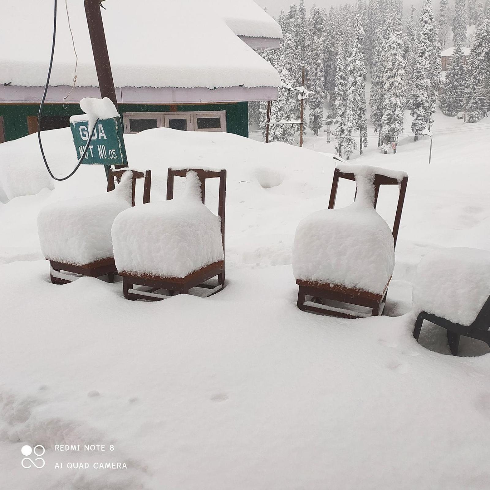 Sheen Homestay Gulmarg Exteriör bild