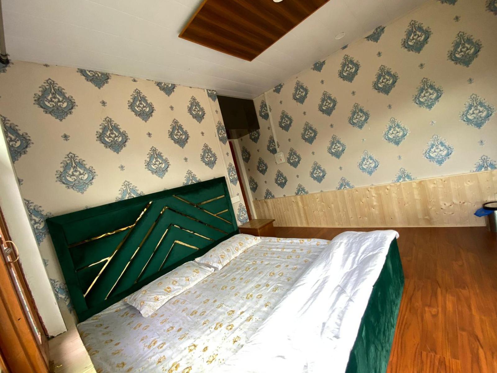 Sheen Homestay Gulmarg Exteriör bild