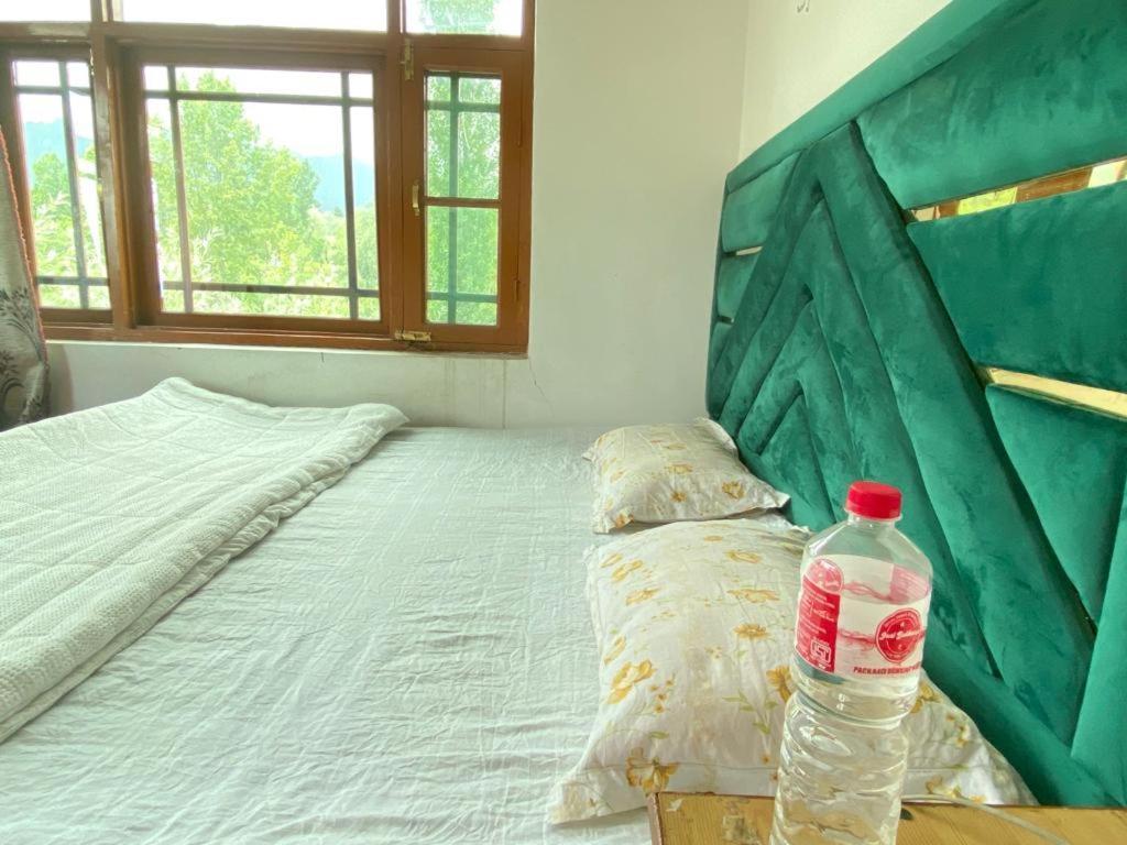 Sheen Homestay Gulmarg Exteriör bild