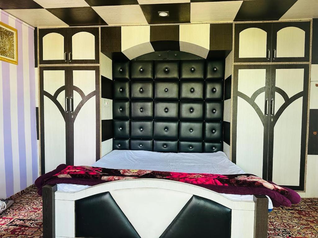 Sheen Homestay Gulmarg Exteriör bild